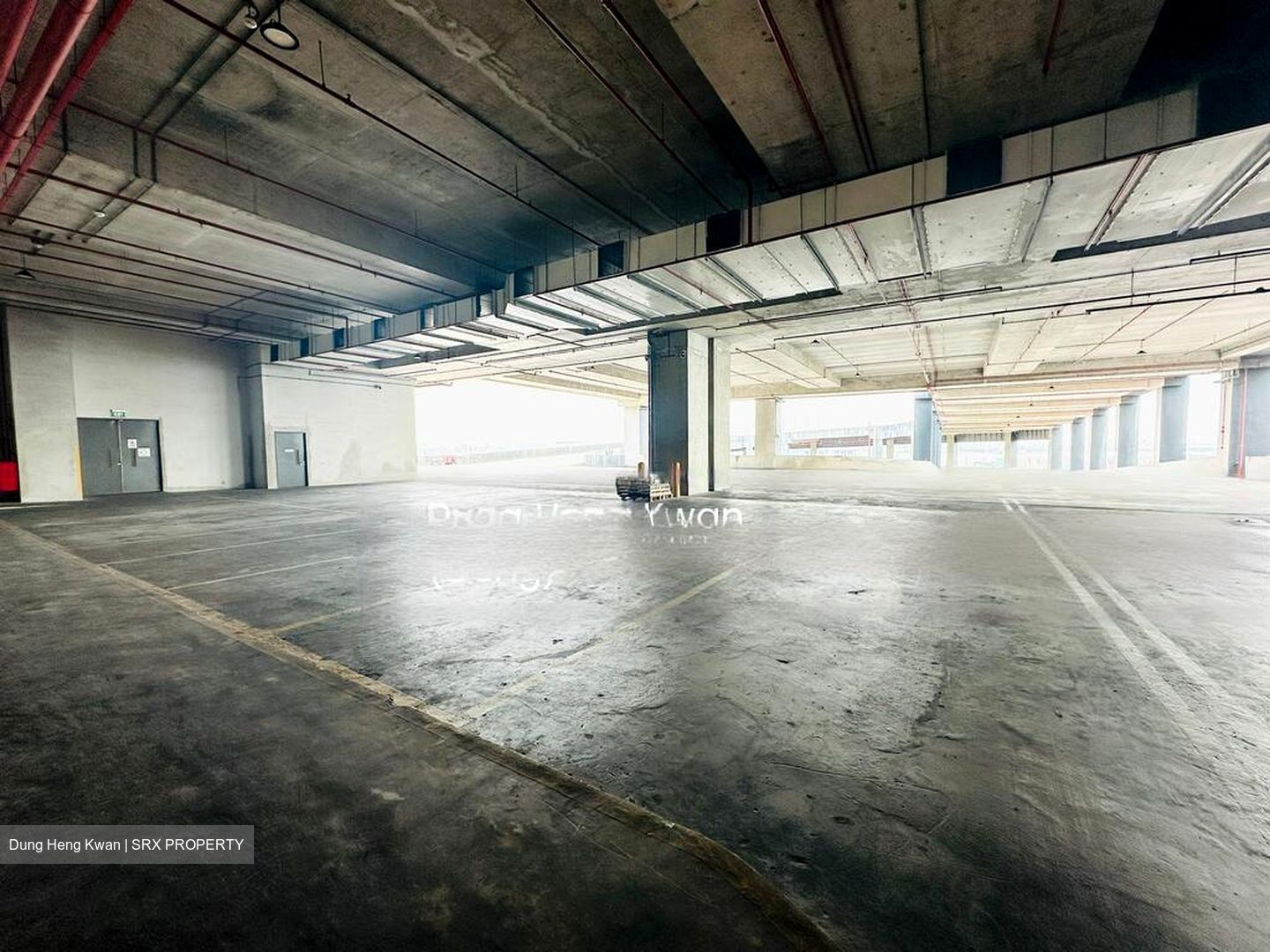 Suites 123 (D8), Warehouse #464418811